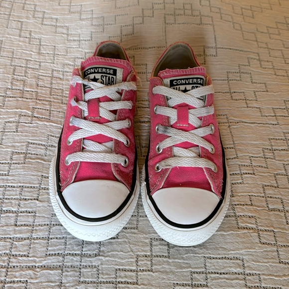 Converse - Picture 2 of 11